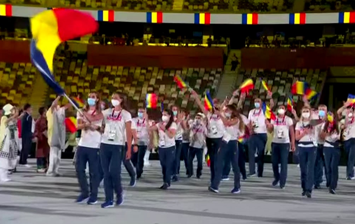 Simona Radiş şi Robert Glinţă au purtat drapelul la ceremonia de deschidere a Jocurilor Olimpice 2020