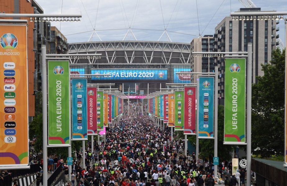 UEFA a deschis o investigație după incidentele de la finala Euro 2020! Cel puțin 5.000 de fani au intrat pe Wembley fără bilet