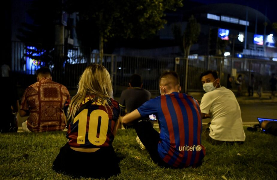 Despărţirea Barcelonei de Leo Messi a lăsat urme adânci! Fanii au protestat după anunţul care a şocat planeta. Joan Laporta, „inamicul” public nr. 1