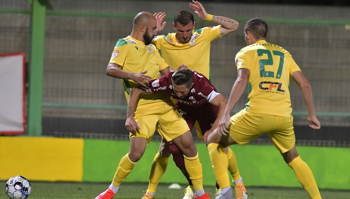 CFR Cluj nu se mulțumește cu golul din ofsaid de la Mioveni: „Am avut două penalty-uri! Dacă noi suntem avantajaţi de arbitri…