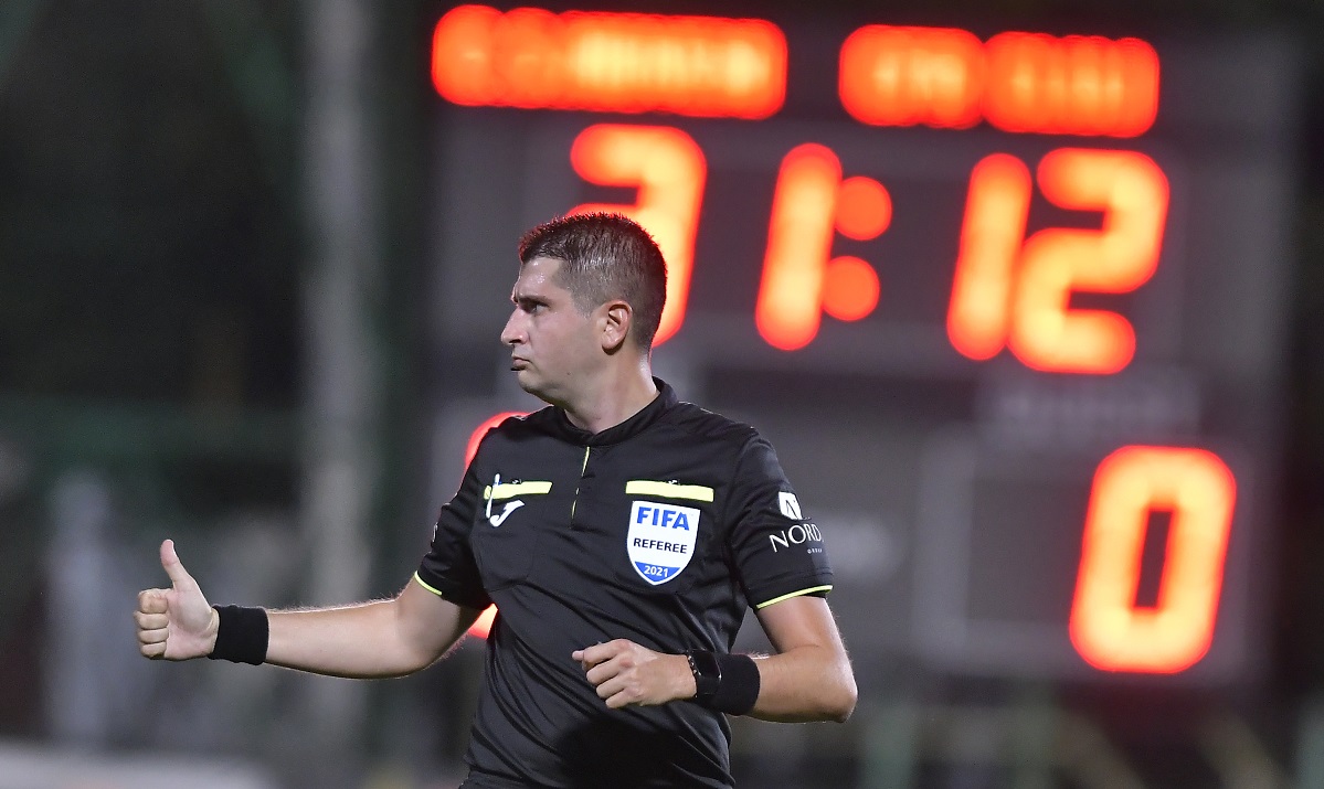 CS Mioveni a depus memoriu după arbitrajul dezastruos din meciul cu CFR Cluj. Nou-promovata ameninţă cu retragerea din Liga 1!