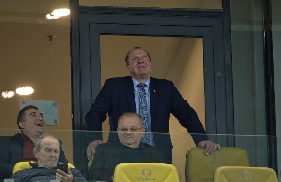 Helmut Duckadam, ironizat de fanii Stelei: „Vând suflet, negociabil!” + Roş-albaştrii, primul pas greşit în Liga a 2-a