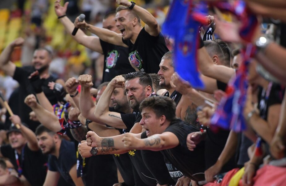 ”O echipă de rupători” Ultrașii de la FCSB râd de CFR Cluj după derapajul lui Pierre van Hooijdonk: ”Afară lumea îi spune exact așa cum este”