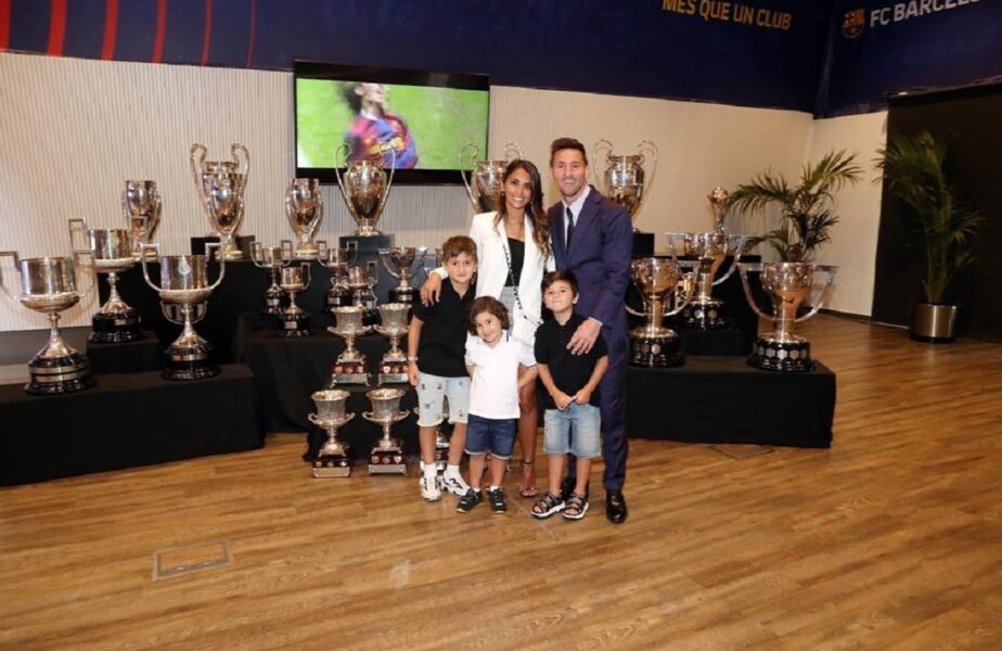 Lionel Messi a primit contractul de la PSG. Fanii francezi s-au strâns deja la aeroport + Mesajul transmis de soţia lui Messi. „Mergem împreună oriunde!”