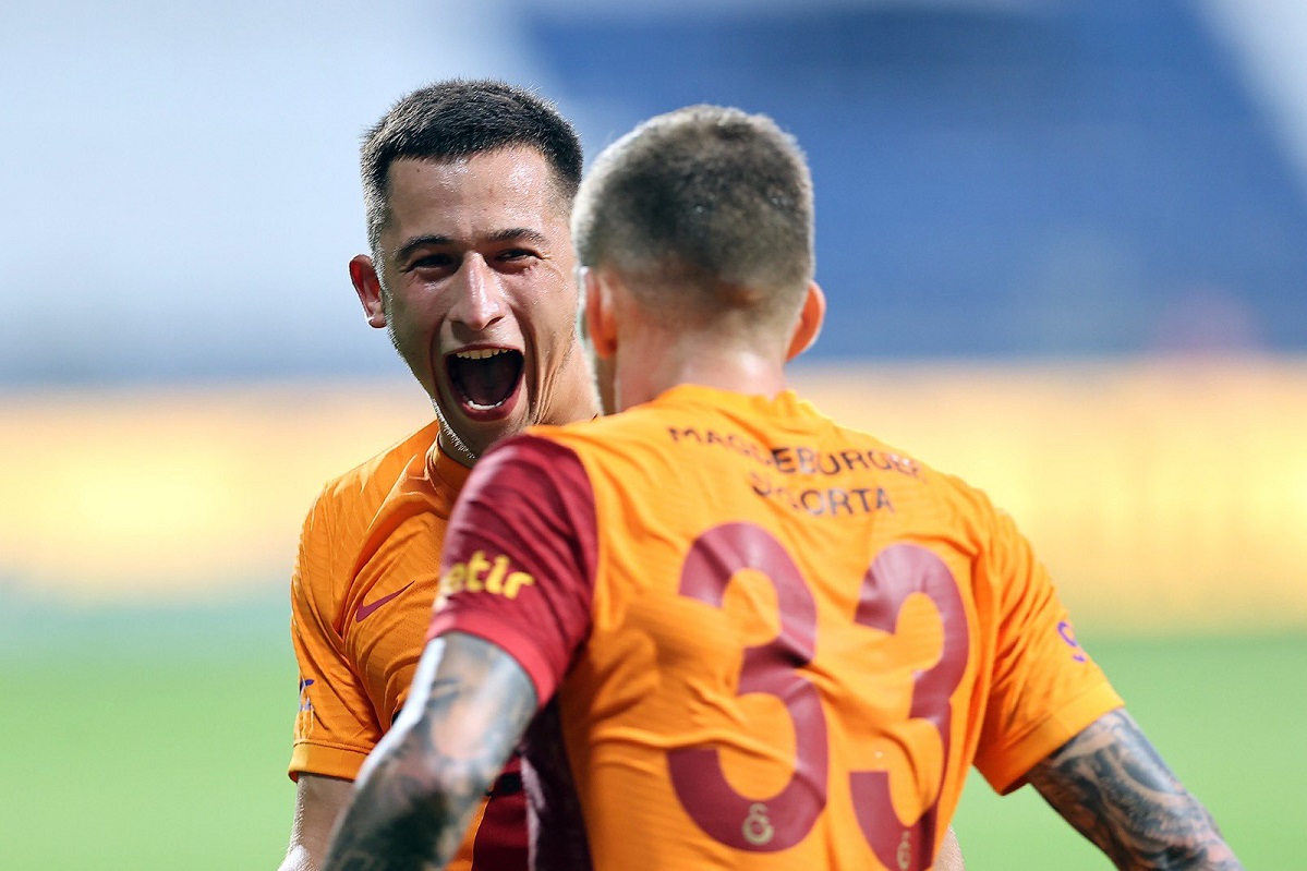 Bașkanii ar putea să-i umple de bani pe Olimpiu Moruțan și Alexandru Cicâldău. Prime uriașe la derby-ul Galatasaray – Fenerbahce