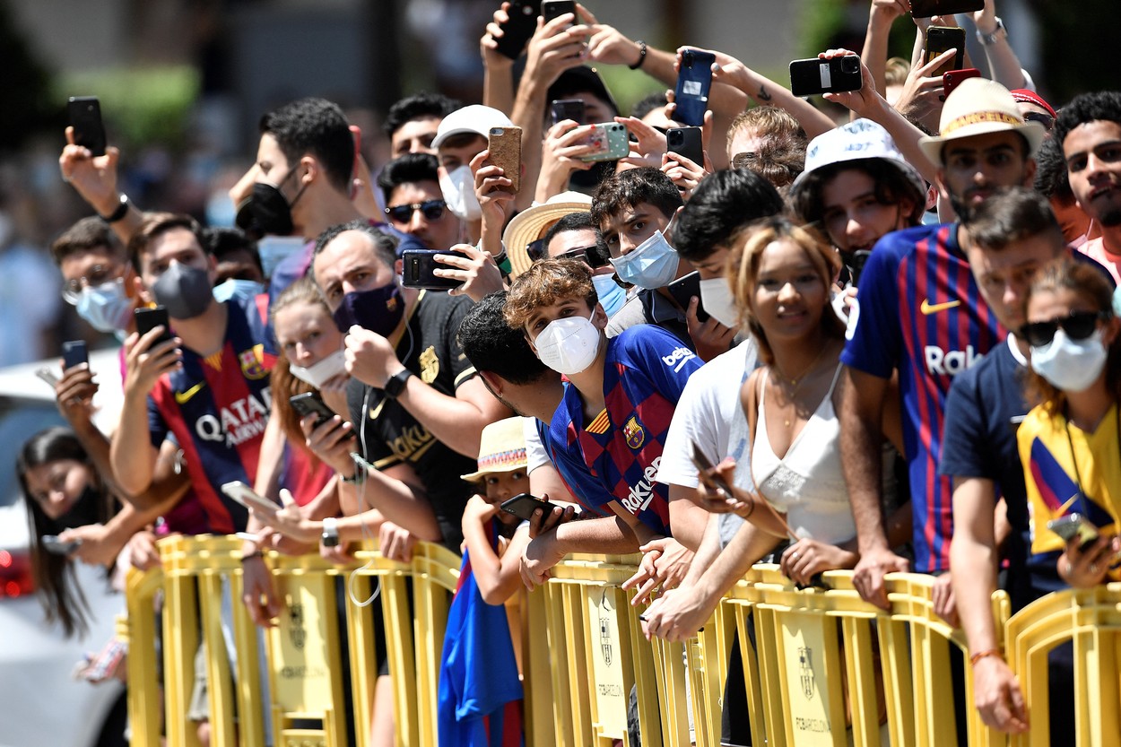Scene emoționante la despărțirea lui Lionel Messi de Barcelona
