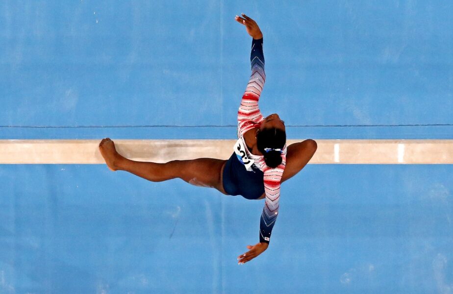 Jocurile Olimpice 2020 | Simone Biles, doar bronz la bârnă. Chinezoaicele au bătut-o la bârnă