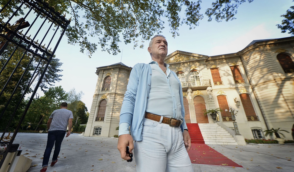 Gigi Becali are patru oferte pentru a-şi vinde Palatul din Aleea Alexandru