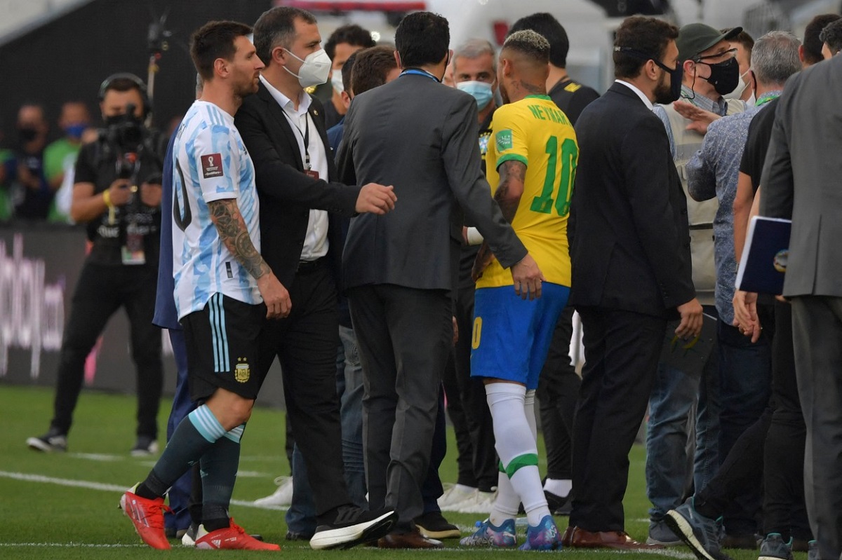 Messi şi Neymar, prinşi în haosul din Brazilia - Argentina