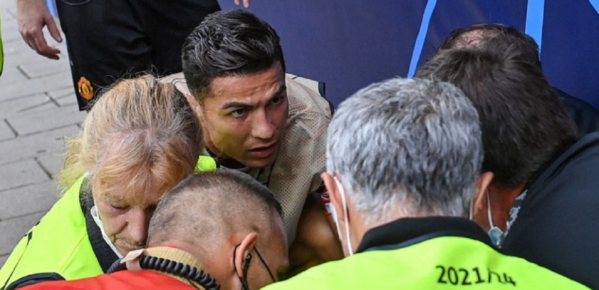 Liga Campionilor | Cristiano Ronaldo, întâmplare nefericită în Young Boys – Manchester United. Medicii au intervenit imediat