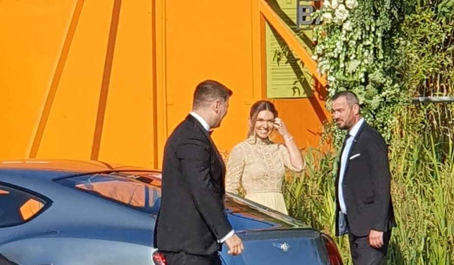 OFICIAL! Simona Halep s-a căsătorit! Apariţie de 5 stele la braţul lui Toni Iuruc. Gestul făcut, după ce a coborât din maşină