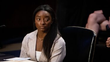 Simone Biles rupe tăcerea! „Ar fi trebuit să renunţ cu mult înainte de Tokyo”. Probleme mari pentru gimnasta din Statele Unite