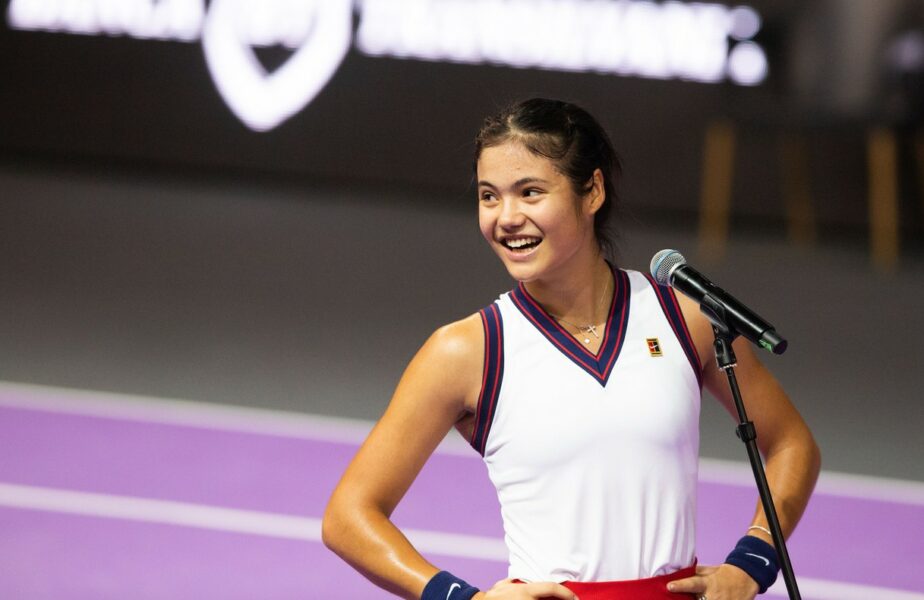 Transylvania Open | Emma Răducanu, prima reacție după victoria cu Ana Bogdan. Unde își ține trofeul cucerit la US Open. „Nu e la mine!”