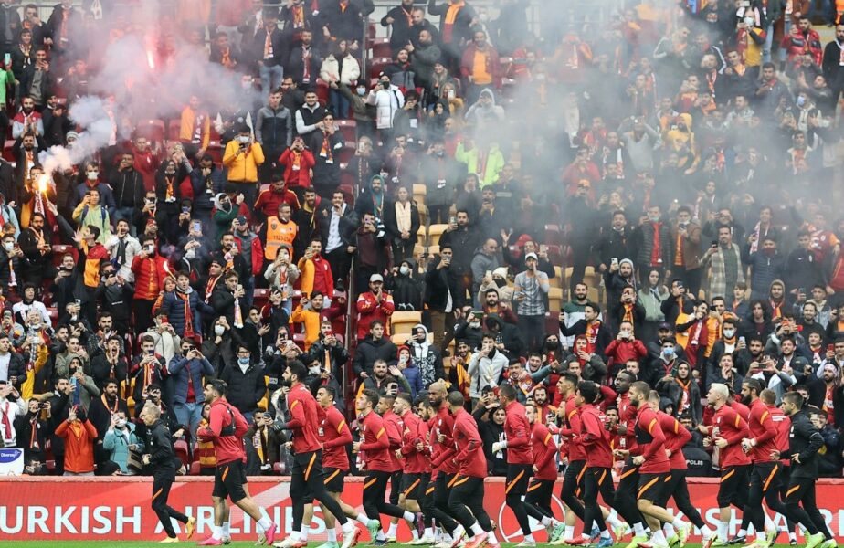 Atmosferă senzațională la Istanbul! Turcii au făcut spectacol în tribune la Galatasaray – Barcelona. Catalanii, cuceriți de moment: ”Iadul nu mai pare un loc atât de rău!”