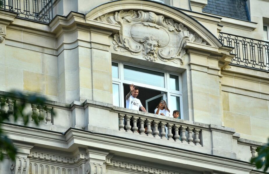 Lionel Messi are probleme în Paris! „Mascaţii” au intrat în hotelul în care este cazat starul lui PSG. Hoţii au plecat cu bijuterii şi bani!