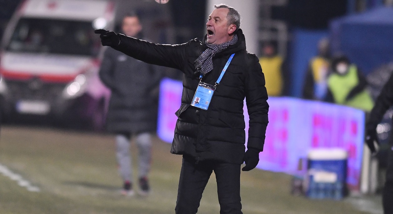 Mircea Rednic s-a pus bine cu ultraşii lui Dinamo şi l-a făcut praf pe Cosmin Contra. „Nu e dinamovist