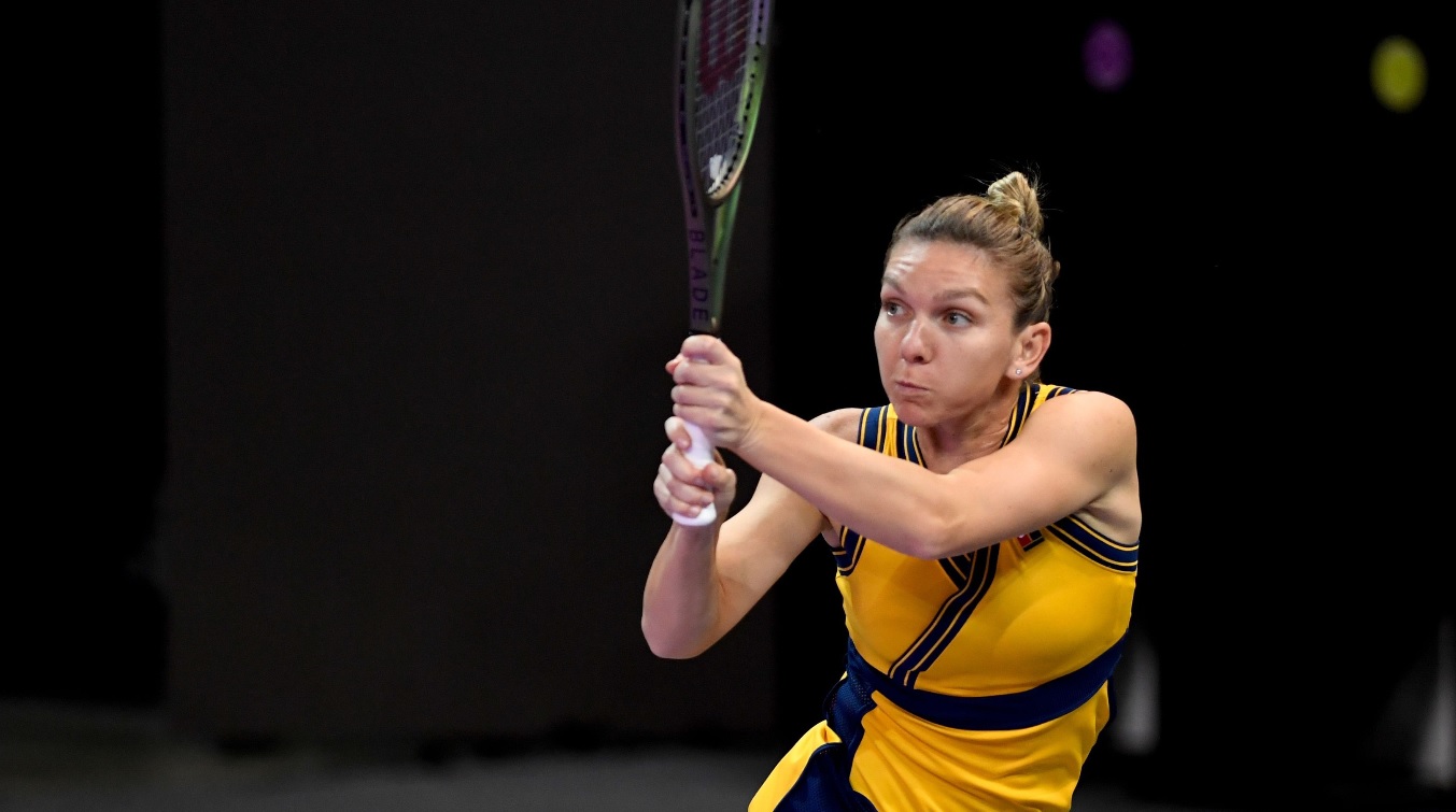 Simona Halep – Anett Kontaveit 2-6, 3-6. Românca ratează şansa de a câştiga al 23-lea trofeu al carierei. Kontaveit s-a calificat la Turneul Campioanelor