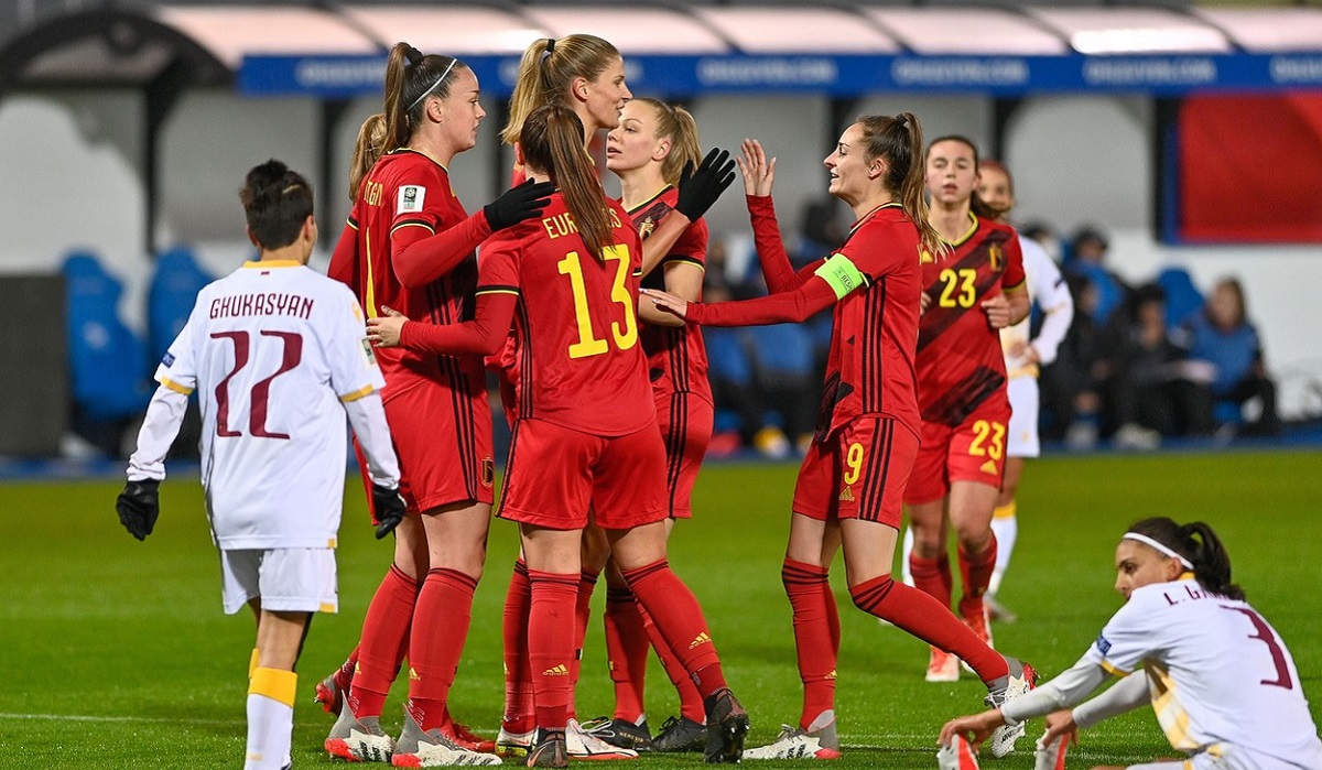 Meci halucinant la fotbal feminin! Uluitor ce s-a întâmplat în prima repriză dintre Belgia și Armenia
