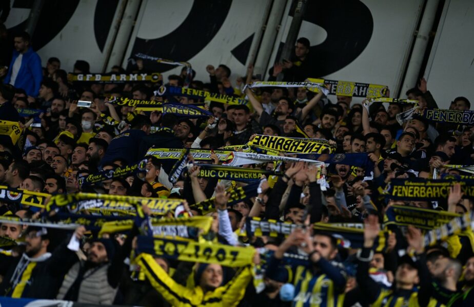 Tragedie în Turcia! Un suporter a făcut infarct după Galatasaray – Fenerbahce 1-2: „S-a prăbuşit la pământ! Nu a suportat această emoţie!”