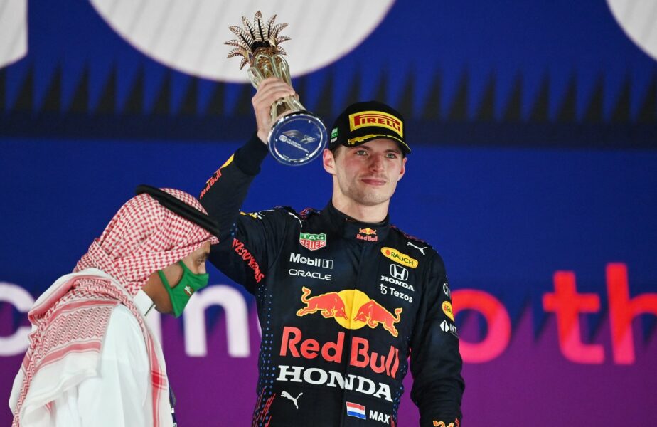 „E o nebunie!” Max Verstappen, prima reacţie după ce a devenit campion mondial la Abu Dhabi: „Am luptat din greu! Îmi iubesc echipa!”