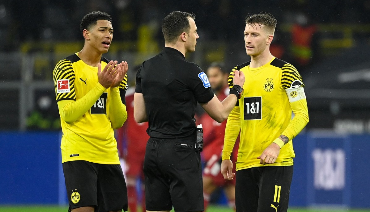 Jude Bellingham, amendă uriaşă după ce a făcut praf abitrul derby-ului Borussia Dortmund – Bayern 2-3. Declaraţiile îl costă scump pe puştiul de 18 ani!