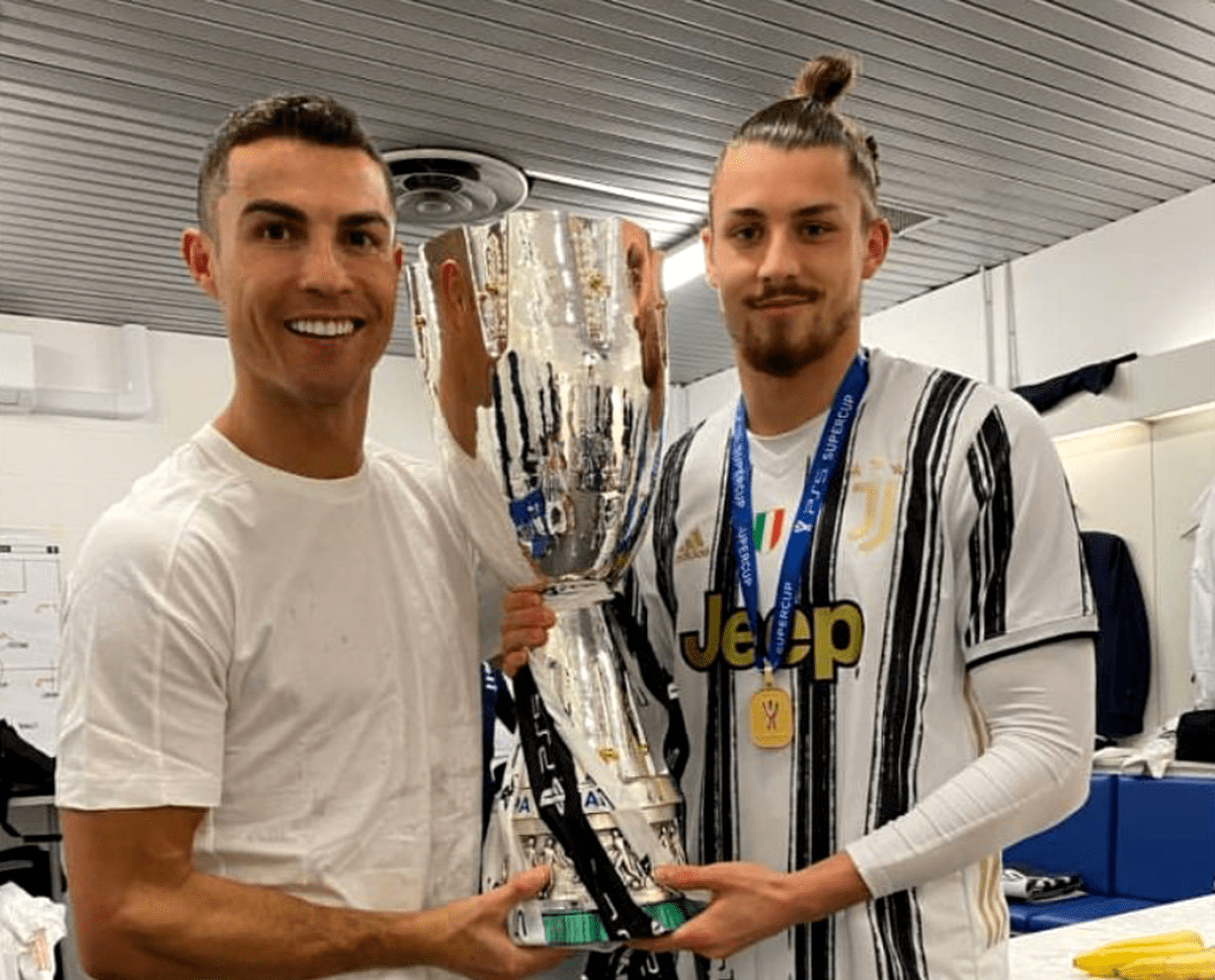 Cristiano Ronaldo, ”agentul” lui Radu Drăgușin! CR7 i-a propus internaționalului de tineret să meargă la o echipă din UEFA Champions League