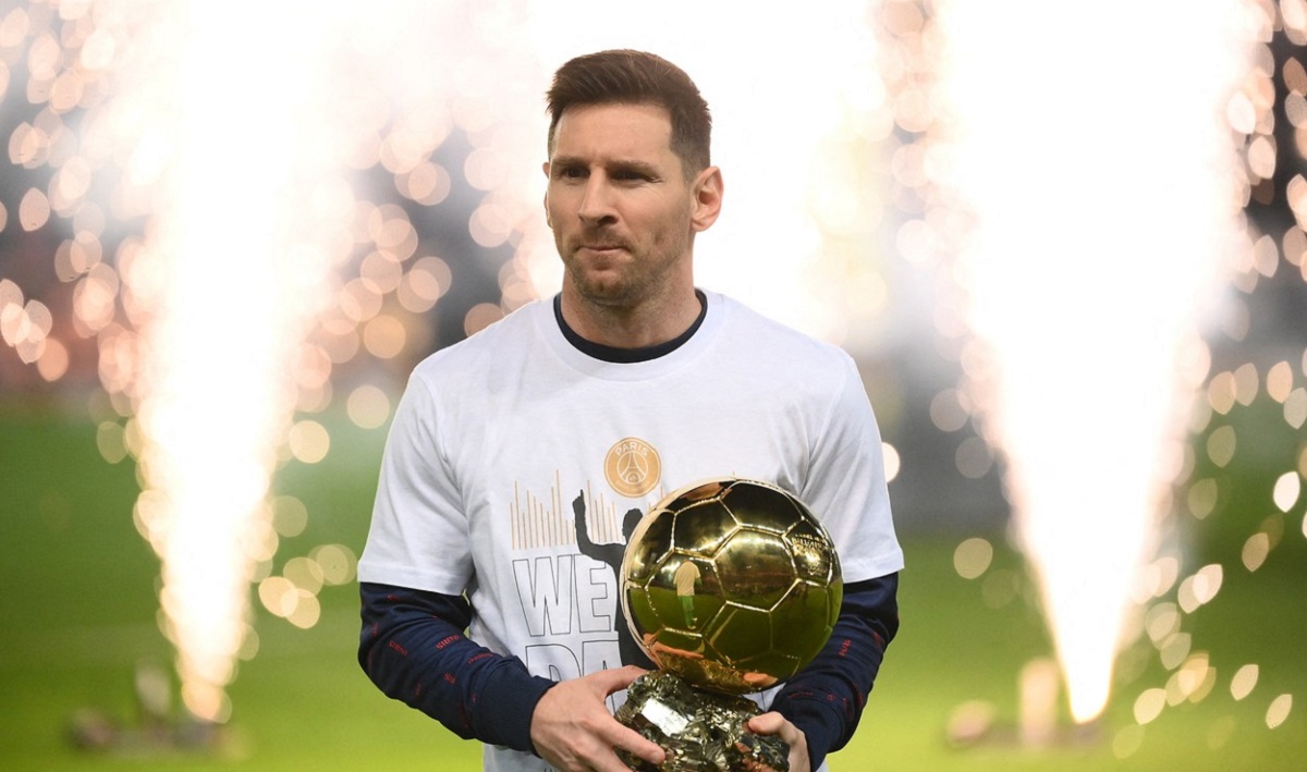 Lionel Messi a prezentat Balonul de Aur 2021 în fața fanilor! Moment special înainte de PSG – Nice