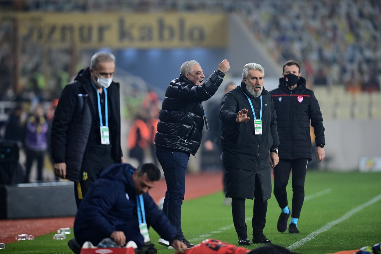 Marius Șumudică, o nouă umilință! Yeni Malatyaspor a fost eliminată din Cupa Turciei de o echipă din Liga a 2-a. Fanii ”au luat foc”: ”Nu mai prinde rugăciunea de seară!” / ”Nu-l mai lăsați să antreneze! 0 talent!”