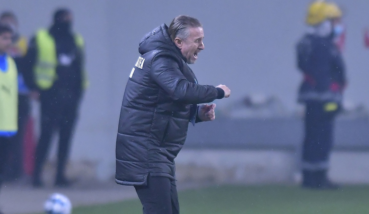 FC Botoşani – Universitatea Craiova 2-2 | Laurenţiu Reghecampf şi-a făcut praf propria echipă: „Numai noi suntem vinovaţi. Oltenii au ajuns la patru meciuri fără victorie
