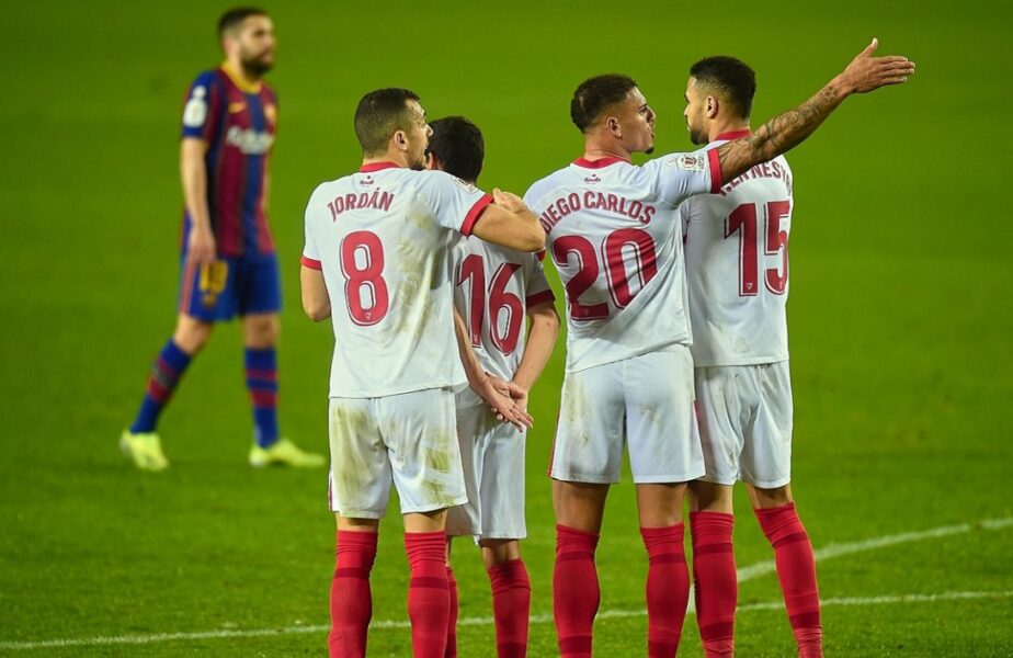 Sevilla – Barcelona 1-1, remiză ideală pentru Real Madrid. Andaluzii au jucat o jumătate de oră în inferioritate numerică. Moise Kean şi Bernardeschi, marcatori în Juventus – Cagliari 2-0