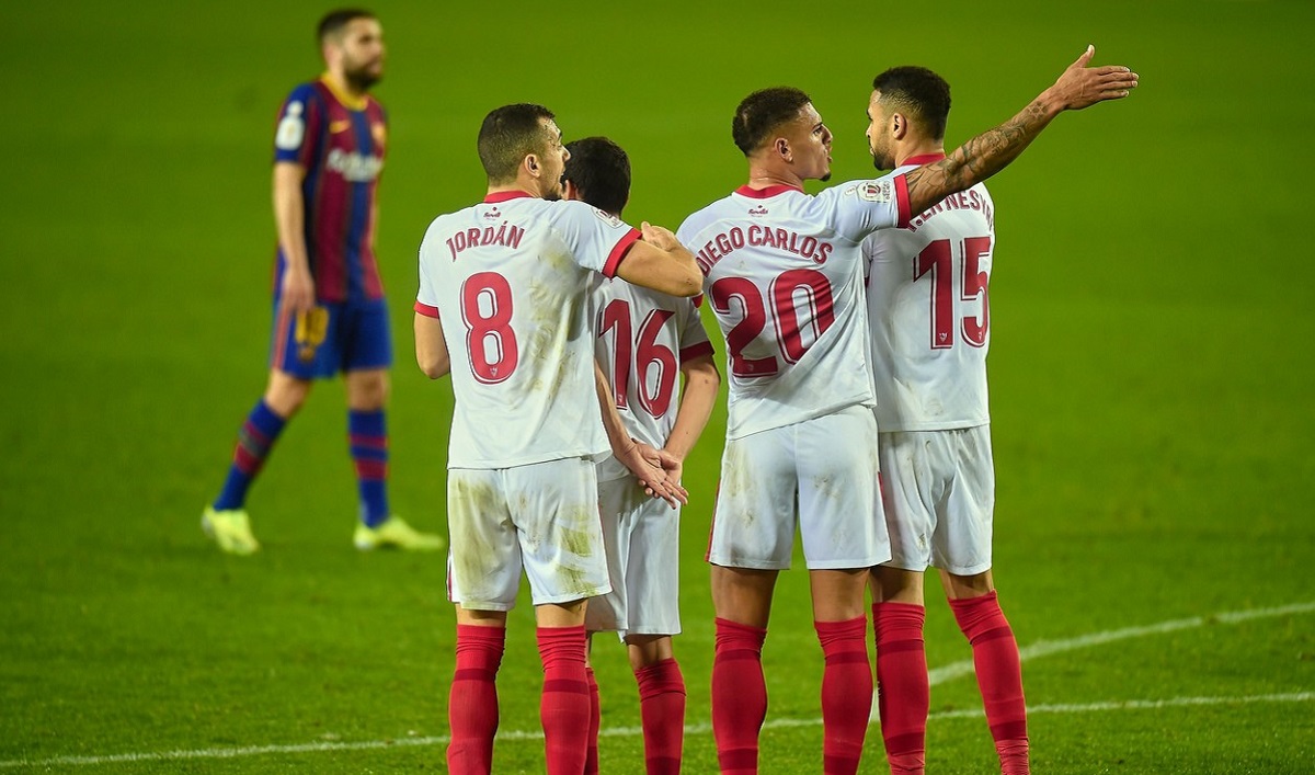 Sevilla – Barcelona 1-1, remiză ideală pentru Real Madrid. Andaluzii au jucat o jumătate de oră în inferioritate numerică. Moise Kean şi Bernardeschi, marcatori în Juventus – Cagliari 2-0