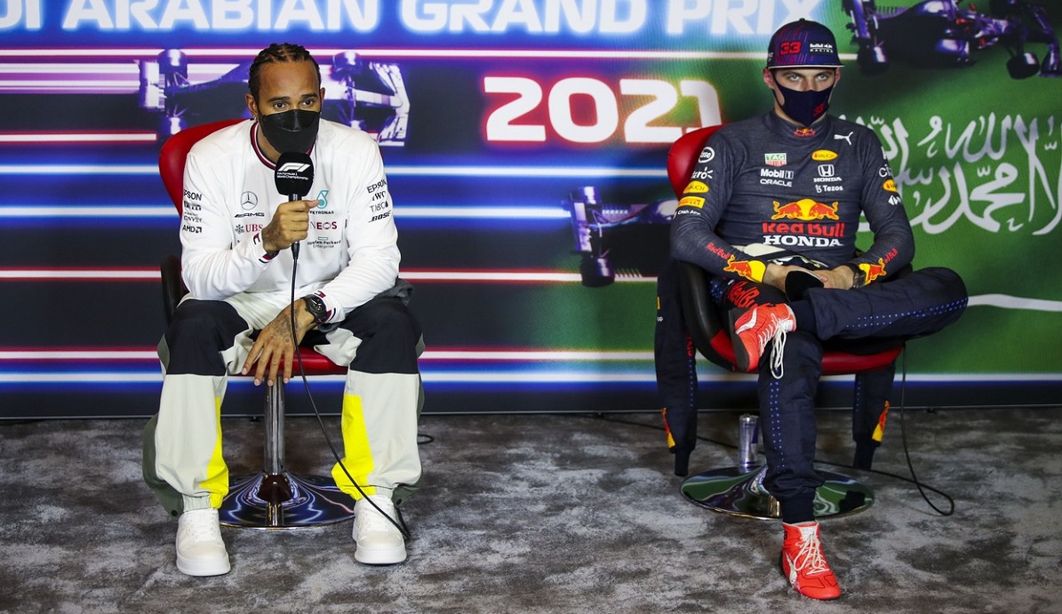 Max Verstappen și Lewis Hamilton
