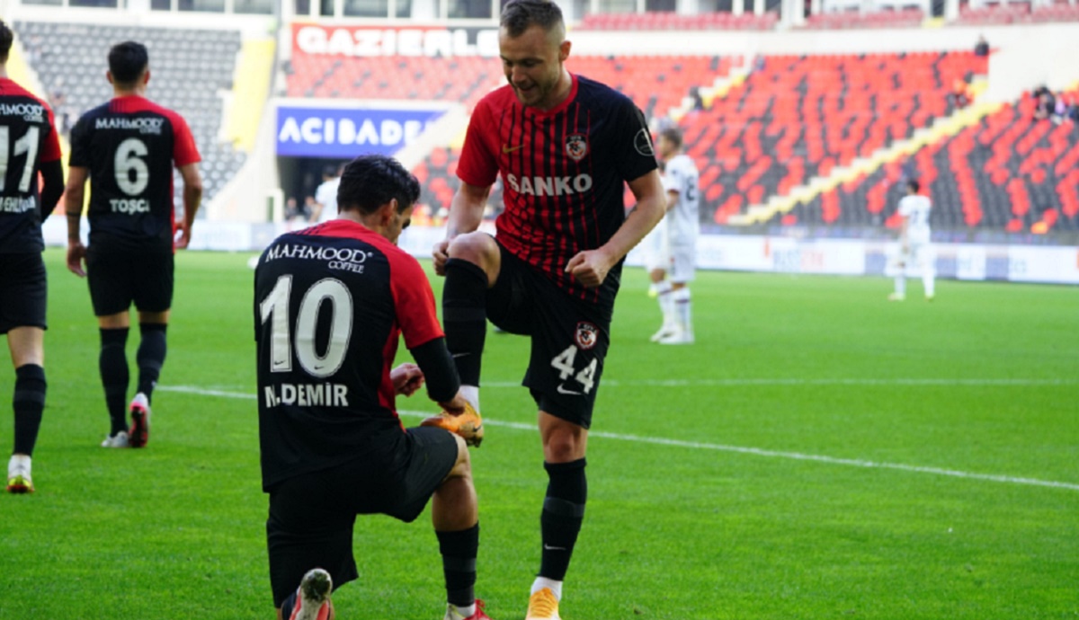 Alex Maxim, GOLAZO în Sivasspor – Gaziantep 1-1! Execuţie fabuloasă de la 20 de metri
