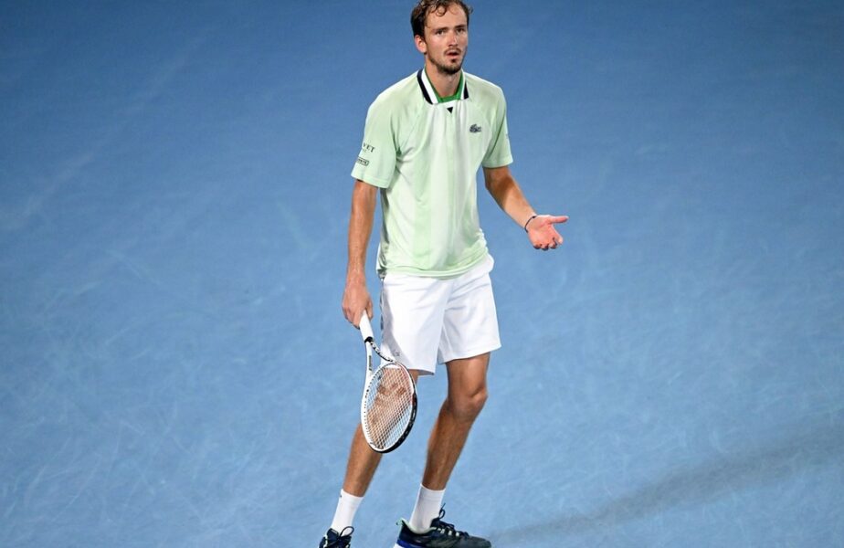 Australian Open 2022 | Daniil Medvedev, reacție genială după finala pierdută cu Rafael Nadal. „Soția mea a spart televizorul!”