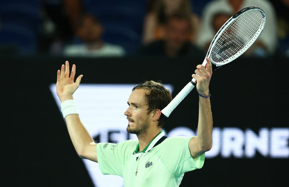 Australian Open 2022 | Daniil Medvedev, o nouă ieşire nervoasă! Rusul s-a răfuit cu spectatorii în timpul finalei cu Rafa Nadal: „Nu au minte”