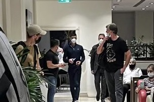 Imagini cu Novak Djokovic sub escorta poliției federale australiene! Sârbul a plecat spre Dubai
