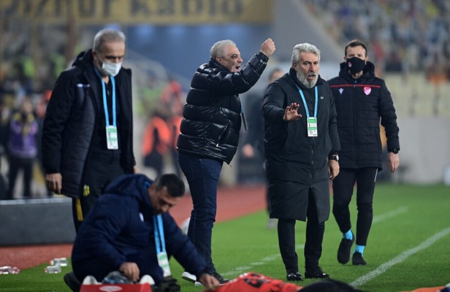 Meciul echipei lui Marius Șumudică s-a amânat! Gaziantep – Malatyaspor s-a întrerupt la pauză, după ce terenul a fost acoperit cu zăpadă. Antrenorul român a făcut scandal şi a fost eliminat