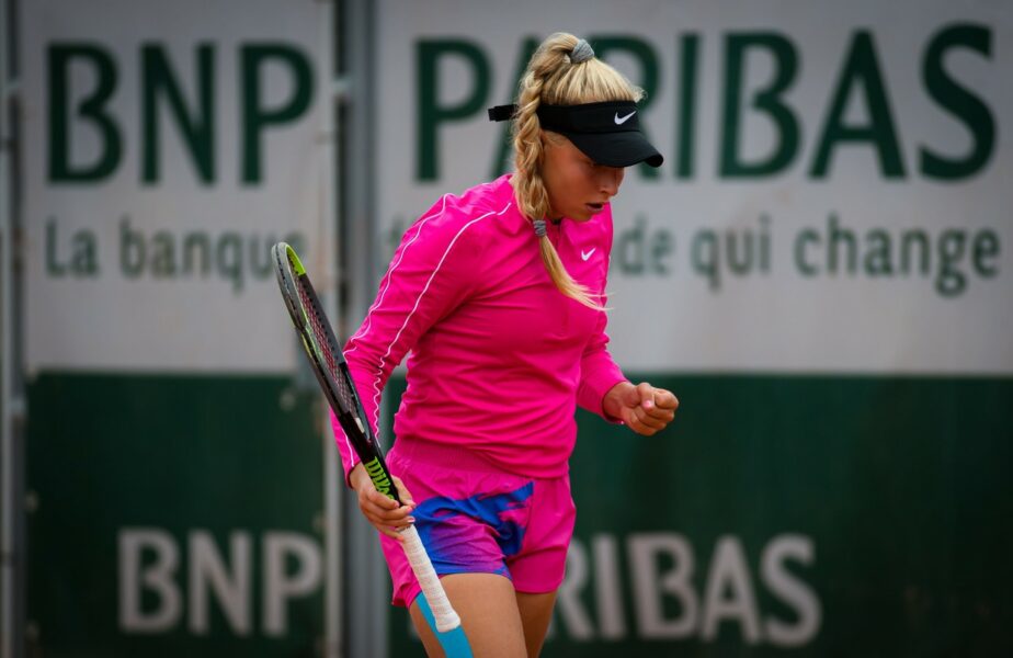 Brenda Fruhvirtova, noua stea din tenisul mondial! La doar 14 ani a debutat în circuitul WTA și este comparată cu Maria Sharapova