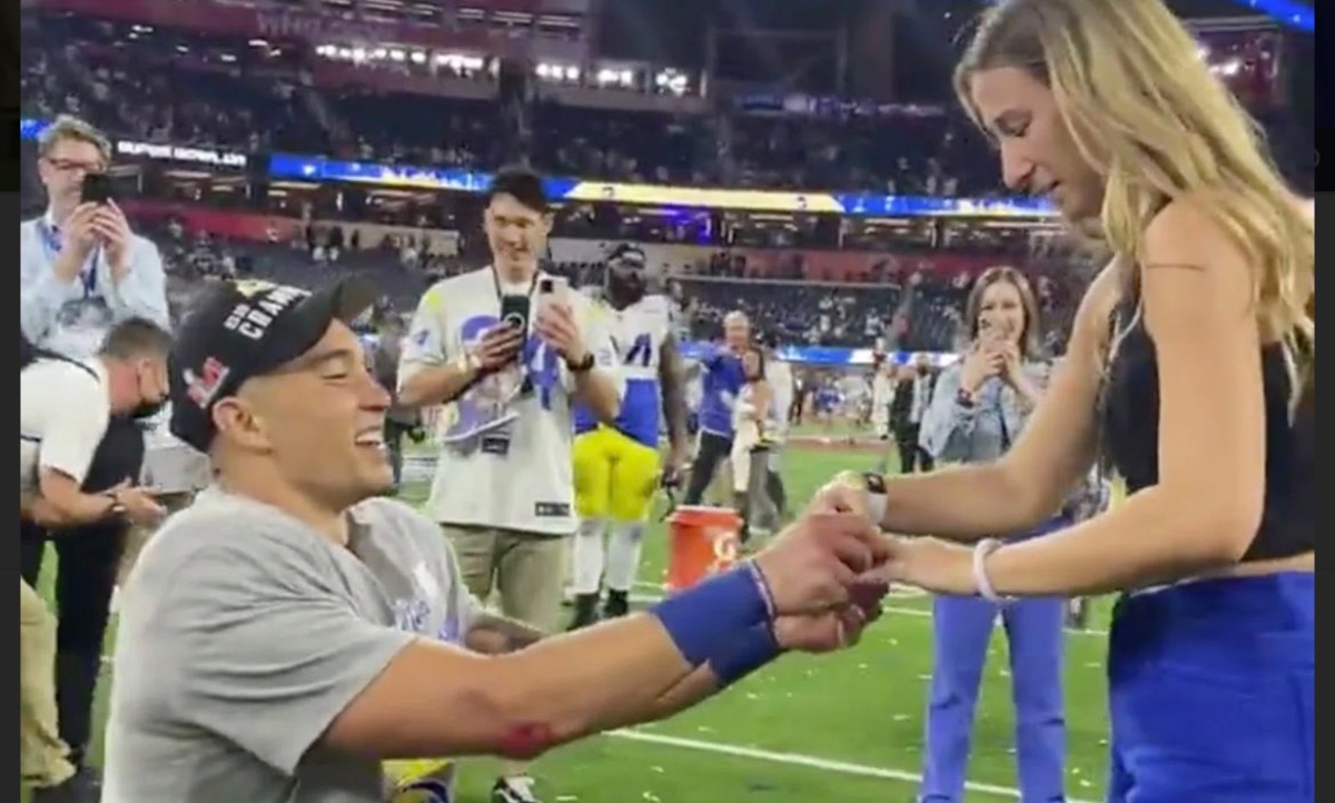 Taylor Rapp și-a cerut iubita în căsătorie după ce a câștigat Super Bowl! Moment emoționant de Valentine’s Day în fața a 70.000 de spectatori. Imaginile au ajuns virale