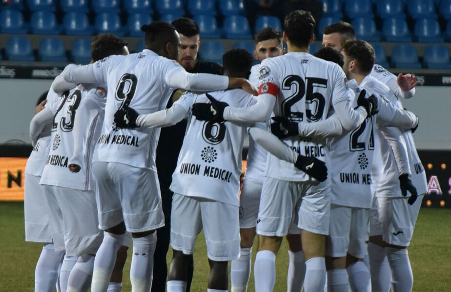Jucătorii echipei Gaz Metan Mediaș în timpul unui meci