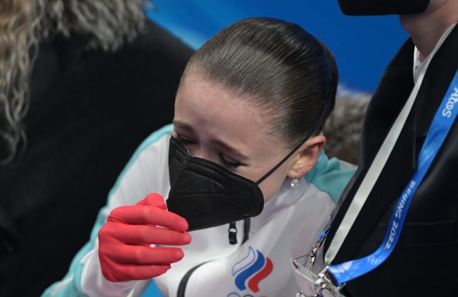 Kamila Valieva a clacat la liber şi a ratat podiumul! Imagini dureroase: rusoaica de 15 ani a plâns în hohote când a văzut rezultatul