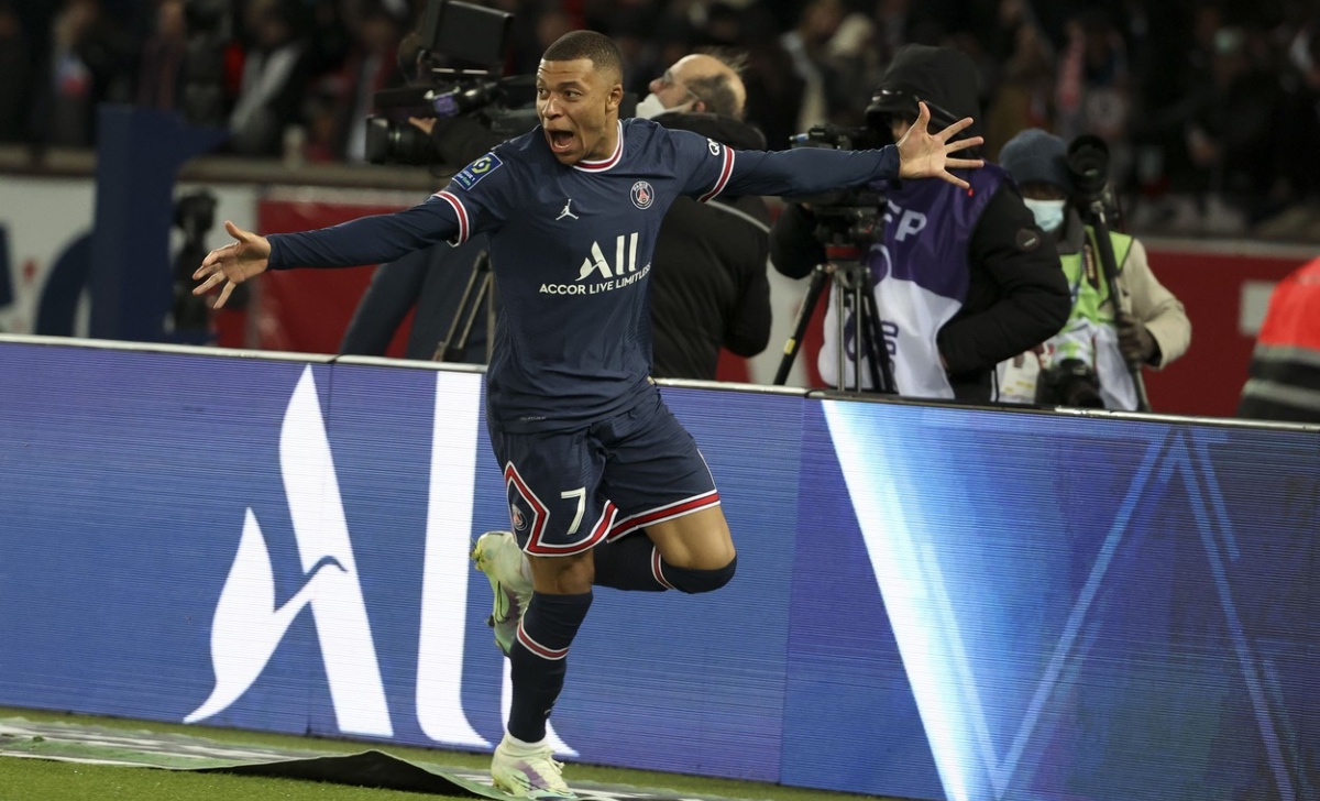 Telenovela transferului lui Kylian Mbappe continuă! Superstarul francez își poate prelungi contractul cu PSG. Anunțul făcut de LEquipe