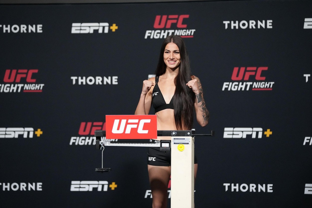 Diana Belbiță se bate sâmbătă noaptea. Meci cu o braziliancă, în gala UFC din Las Vegas