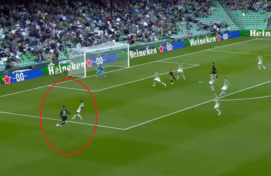 UEFA Europa League | Uluitor! Filip Kostic a înscris golul carierei. Atacantul lui Frankfurt a reuşit o execuţie fabuloasă, la care portarul n-a avut reacție