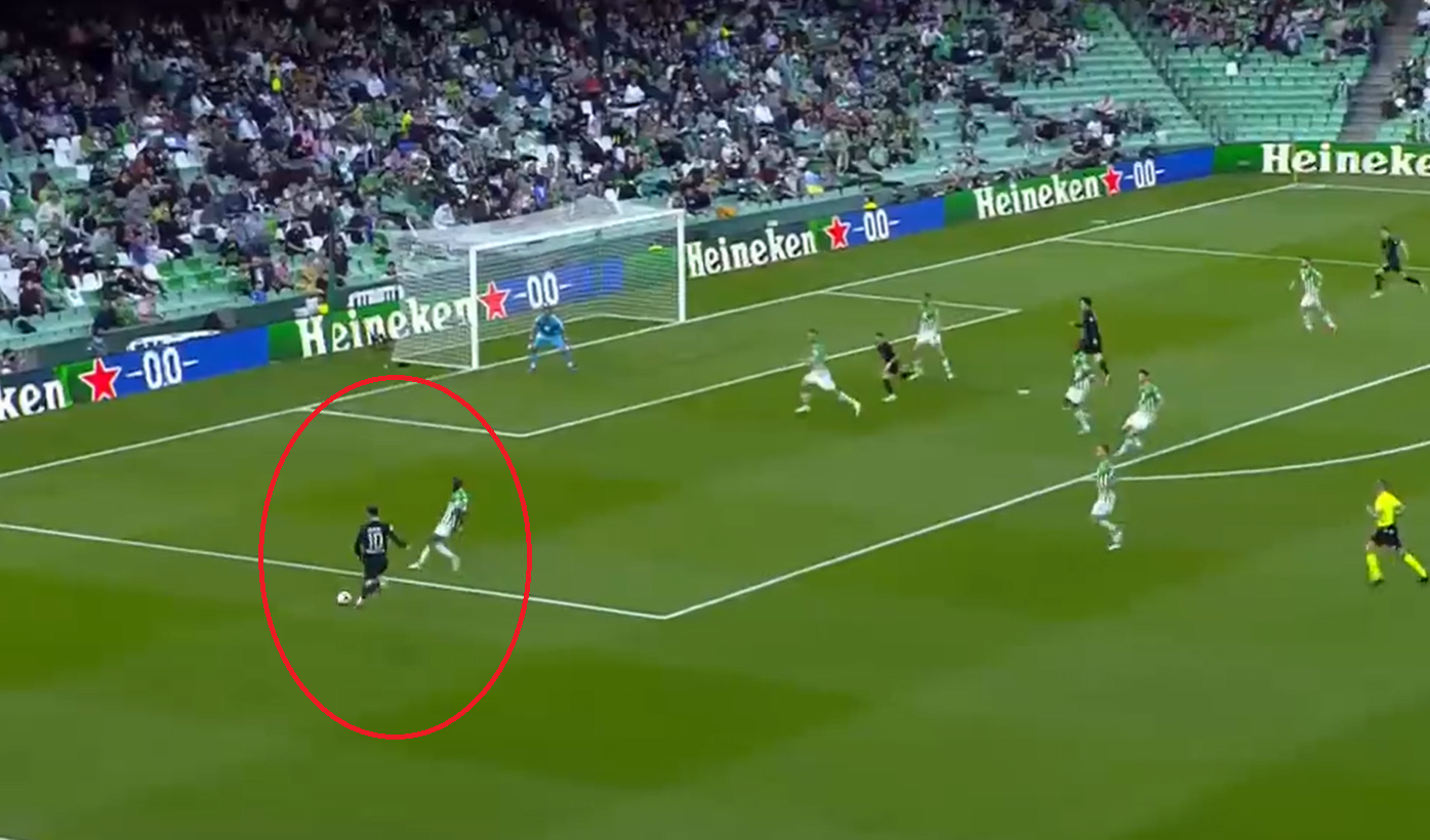 UEFA Europa League | Uluitor! Filip Kostic a înscris golul carierei. Atacantul lui Frankfurt a reuşit o execuţie fabuloasă, la care portarul n-a avut reacție