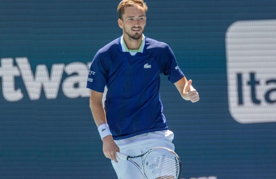 Daniil Medvedev, în timpul meciului cu Andy Murray la Miami Open