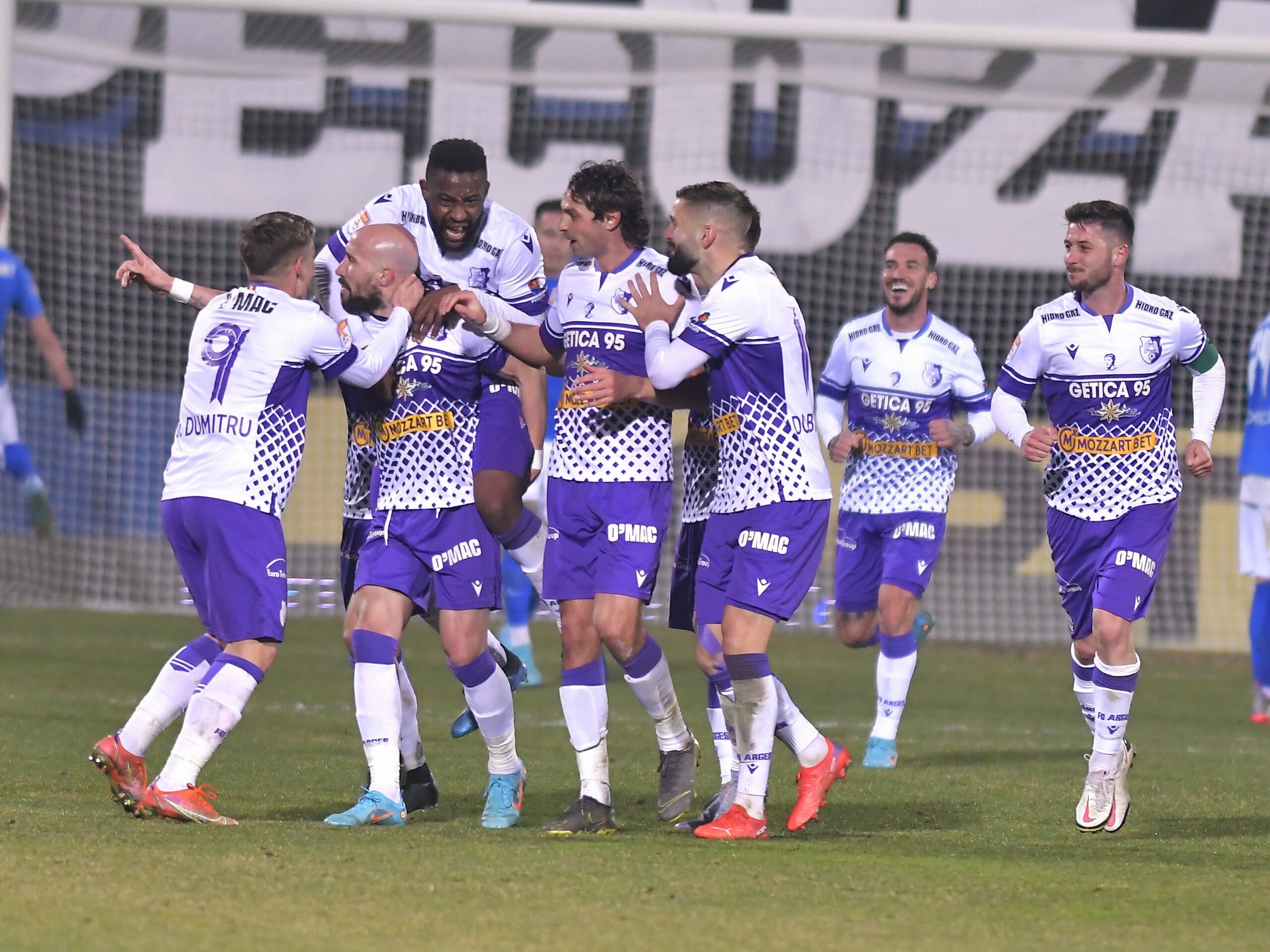 FC Botoşani – FC Argeş 1-2 | „Ce a făcut diferenţa? Au fost speriaţi Reacţiilor jucătorilor de la FC Argeş, după calificarea dramatică în playoff