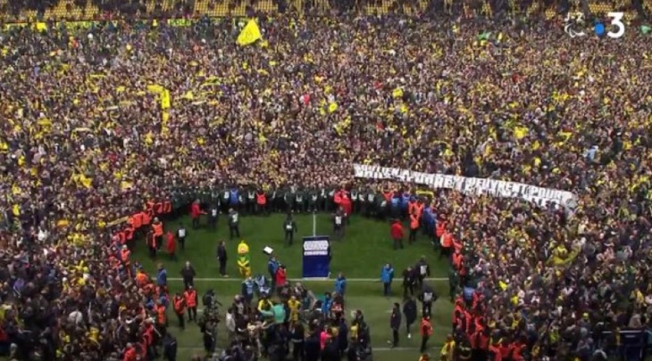 Nebunie la Nantes! Mii de fani au intrat pe teren după ce Nantes s-a calificat în finala Cupei Franței. Victorie dramatică, la penalty-uri