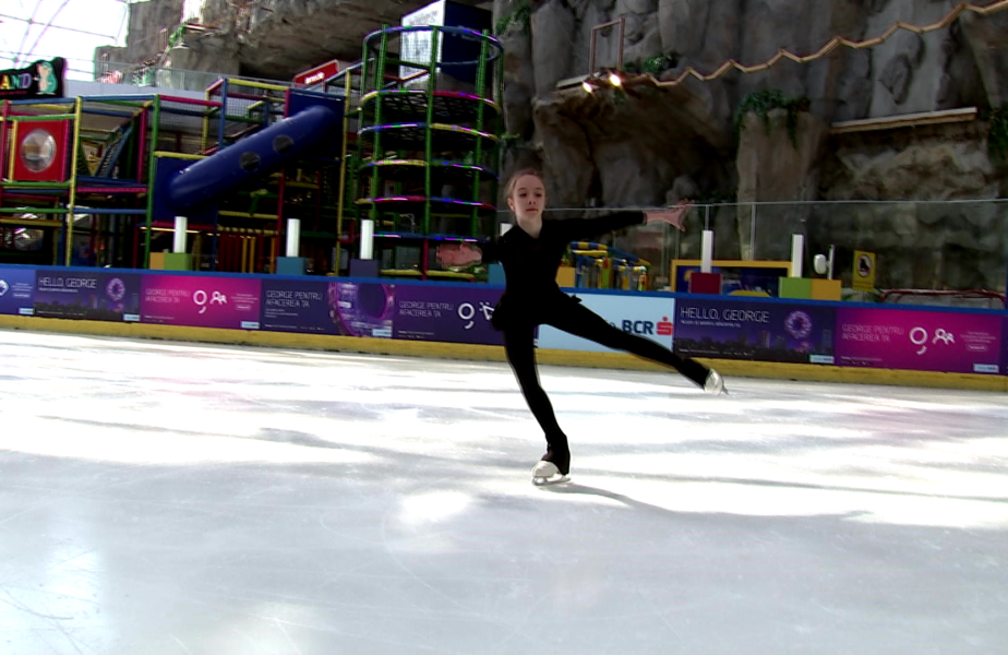 Andreea Lazăr, micuța de 11 ani din București cu ambiții uriașe pe gheață.  Show-ul fenomen Dancing on Ice – Vis în doi continuă sâmbătă, de la ora 20:00, în direct la Antena 1