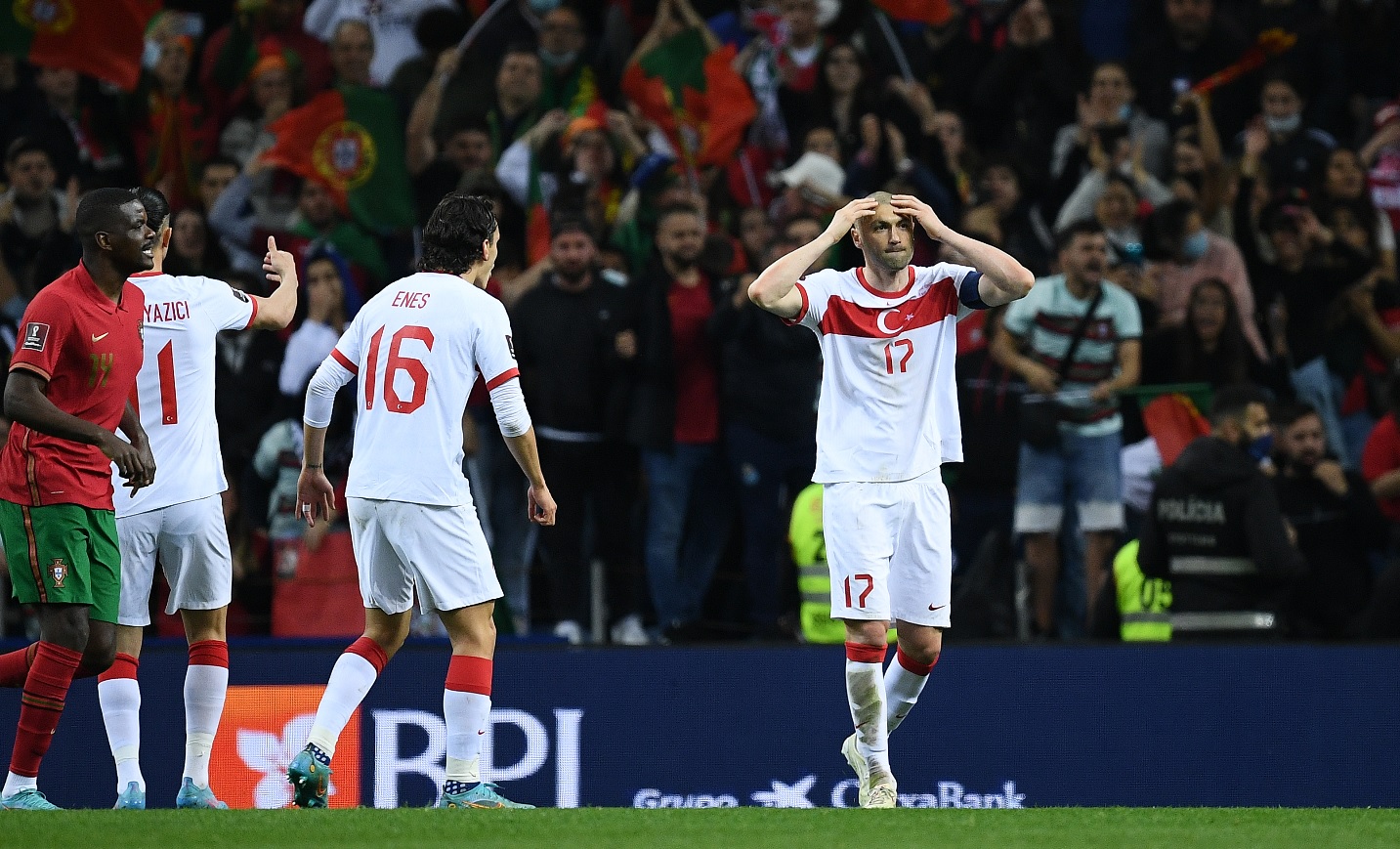 Portugalia – Turcia 3-1 | Fake sau real? Un fan turc a tras cu pistolul în televizor, după ce Burak Yılmaz a ratat penalty-ul decisiv